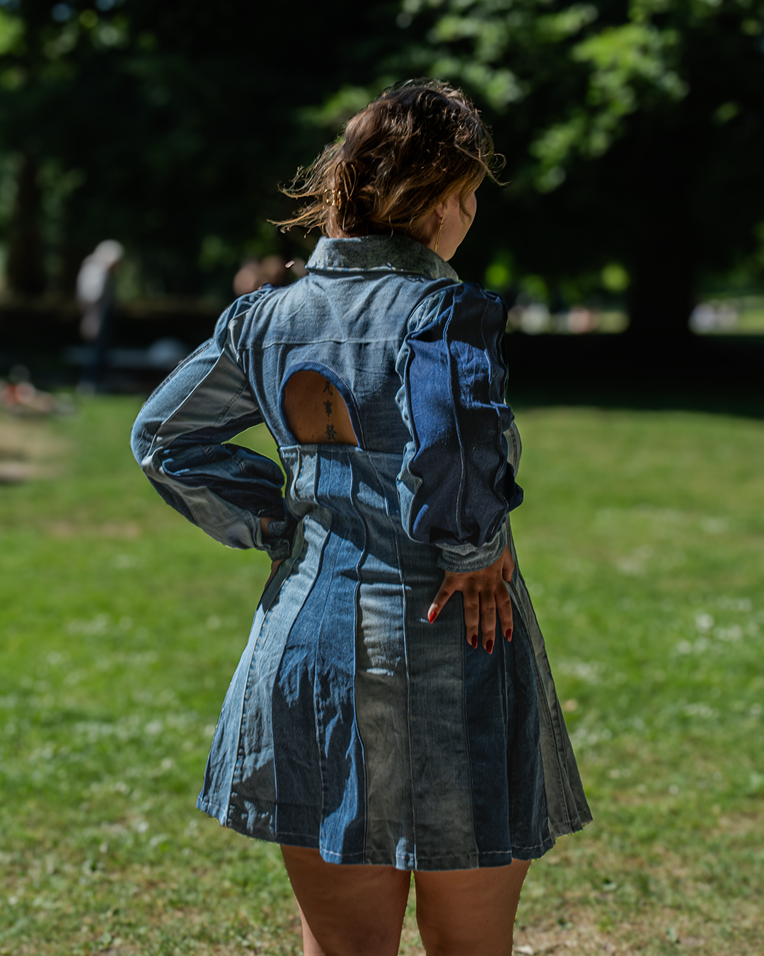 Xha Original Minidress L met model achterkant